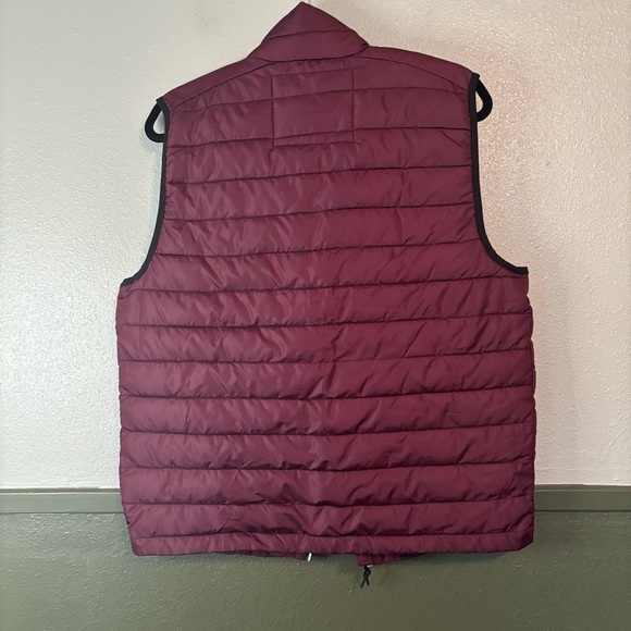 Aeropostale NWT Recycled Down Vest Burgundy Size Medium - Picture 2 of 7